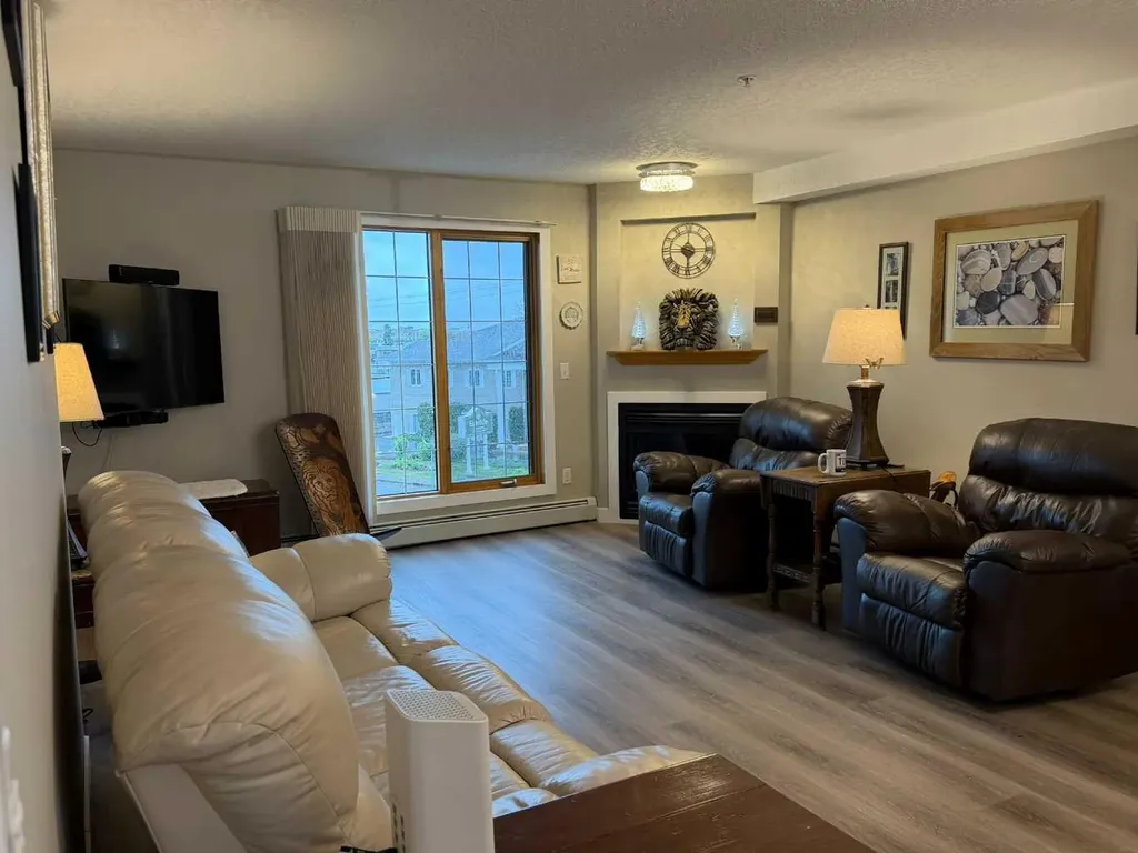 4805 45 Street Red Deer AB T4N 7A9