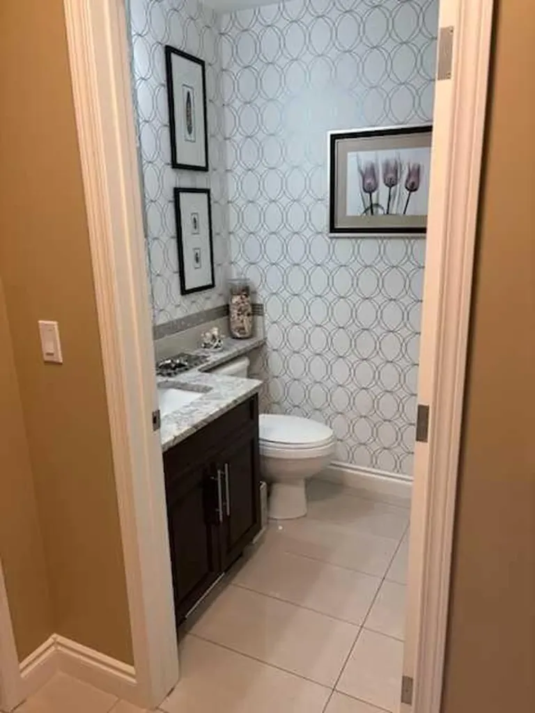447 Spruce Way SE Medicine Hat AB T1B 4L5