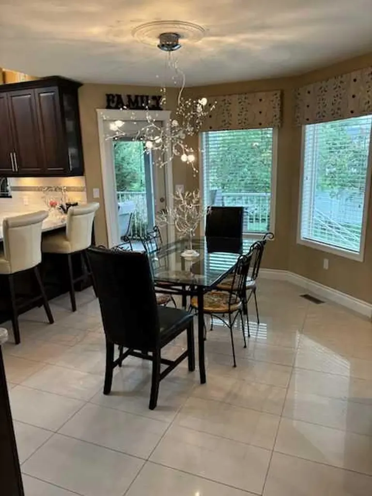 447 Spruce Way SE Medicine Hat AB T1B 4L5