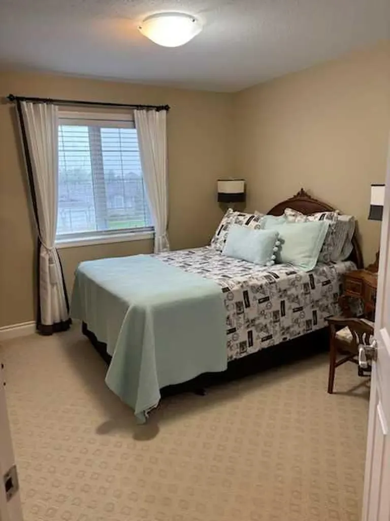 447 Spruce Way SE Medicine Hat AB T1B 4L5