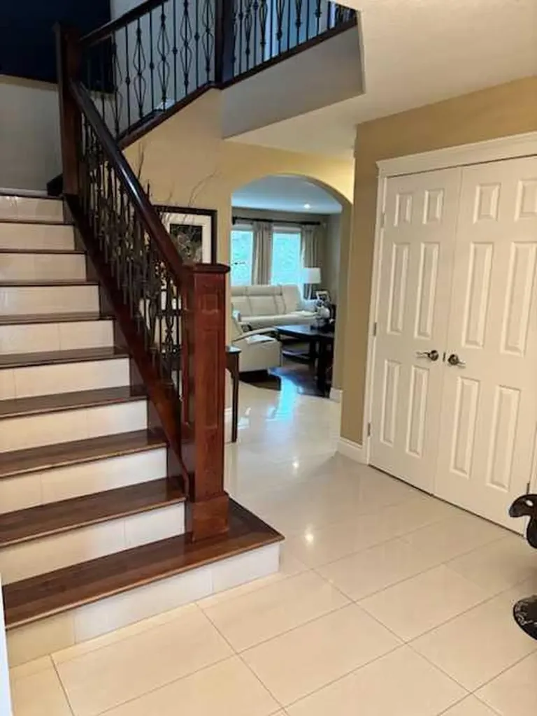 447 Spruce Way SE Medicine Hat AB T1B 4L5