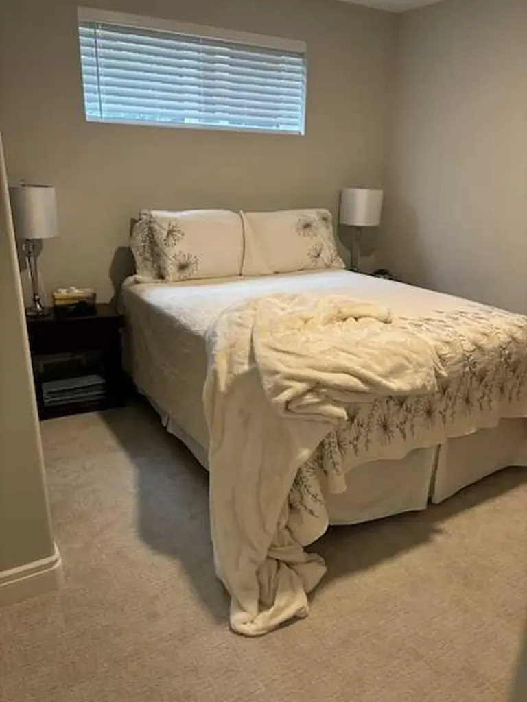 447 Spruce Way SE Medicine Hat AB T1B 4L5