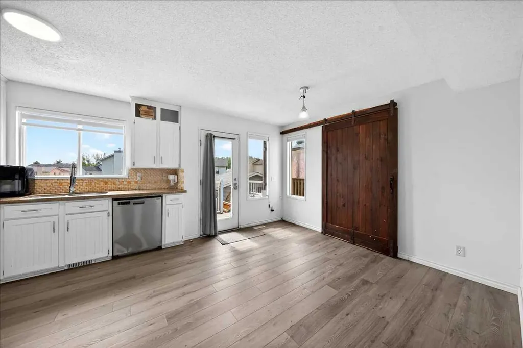 6979 Laguna Way NE Calgary AB T1Y 6W5