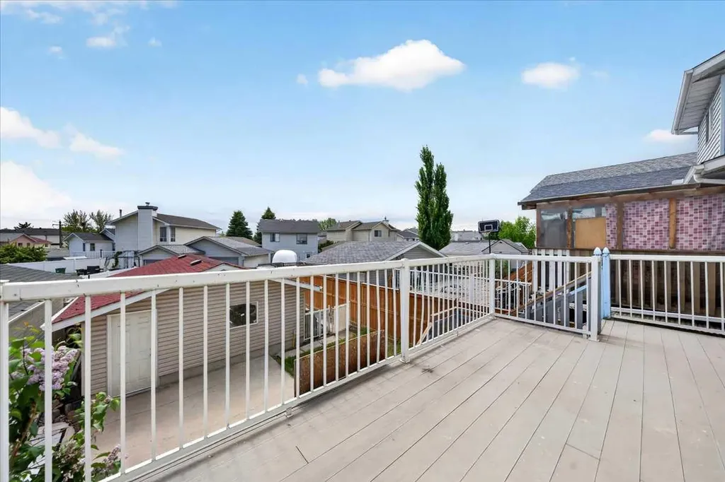 6979 Laguna Way NE Calgary AB T1Y 6W5