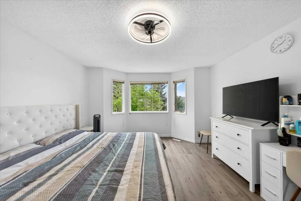 6979 Laguna Way NE Calgary AB T1Y 6W5