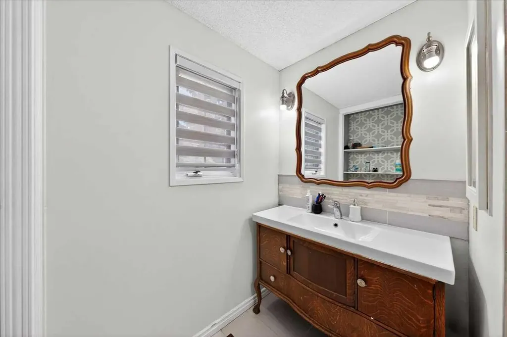 6979 Laguna Way NE Calgary AB T1Y 6W5