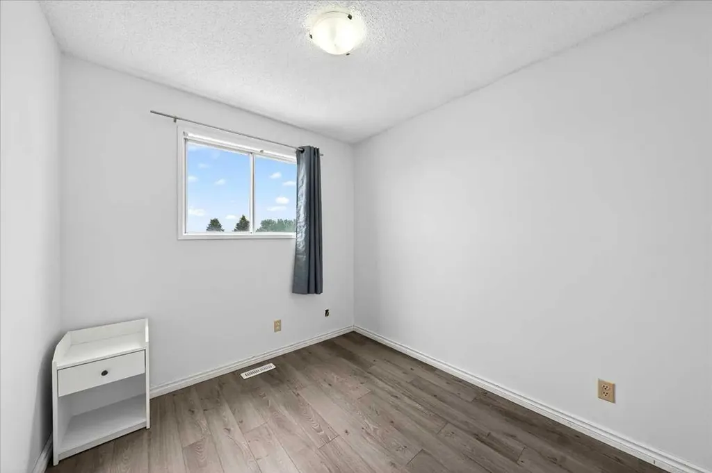 6979 Laguna Way NE Calgary AB T1Y 6W5