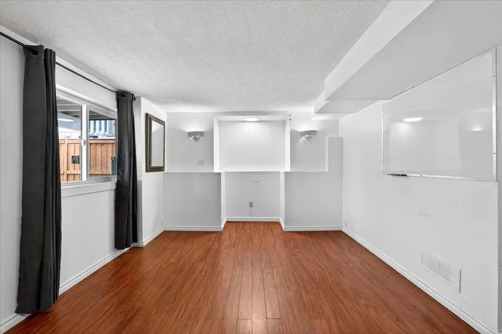 6979 Laguna Way NE Calgary AB T1Y 6W5