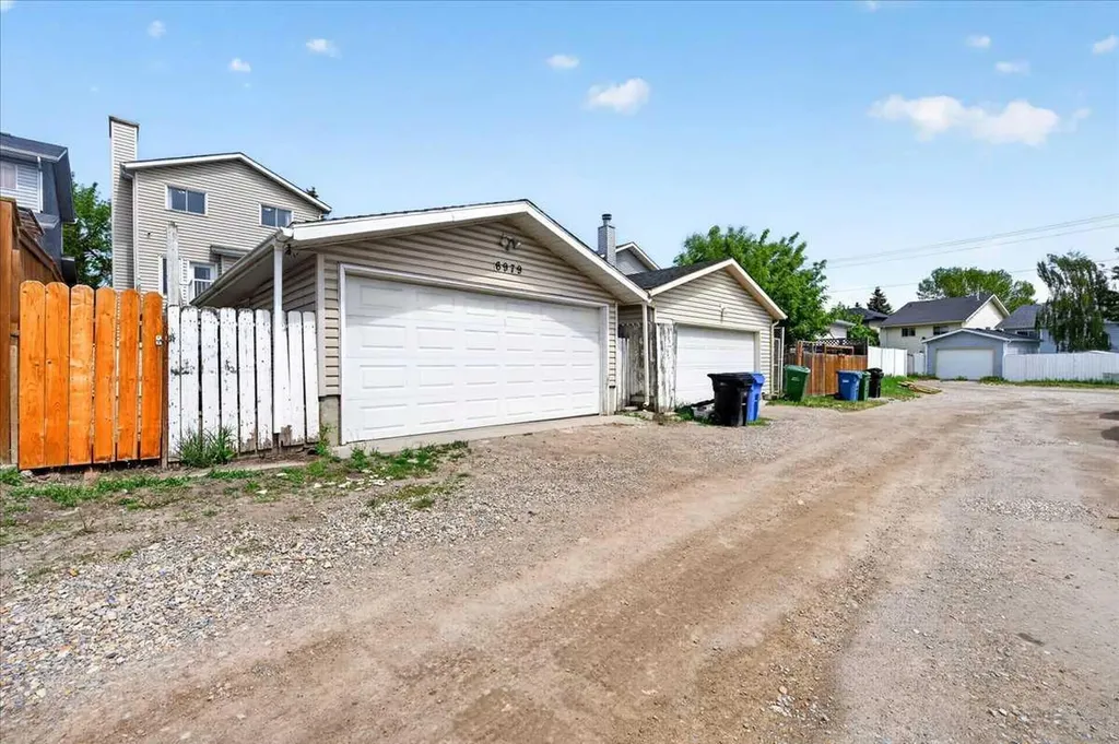 6979 Laguna Way NE Calgary AB T1Y 6W5
