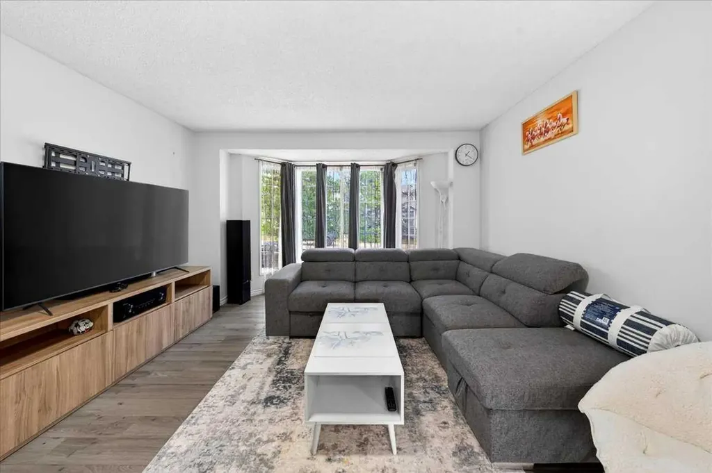 6979 Laguna Way NE Calgary AB T1Y 6W5