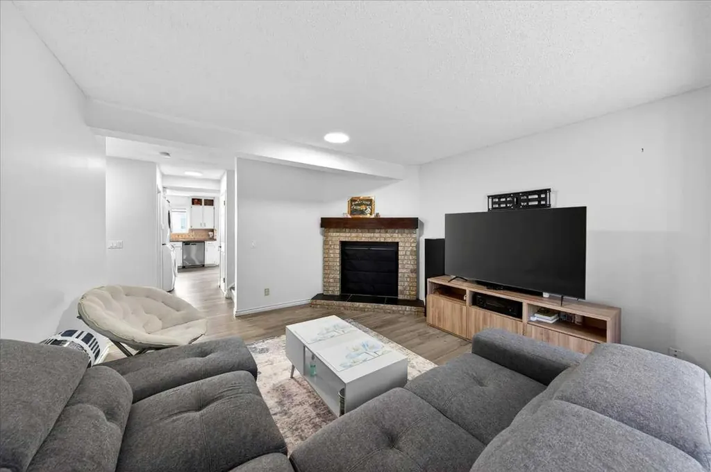6979 Laguna Way NE Calgary AB T1Y 6W5