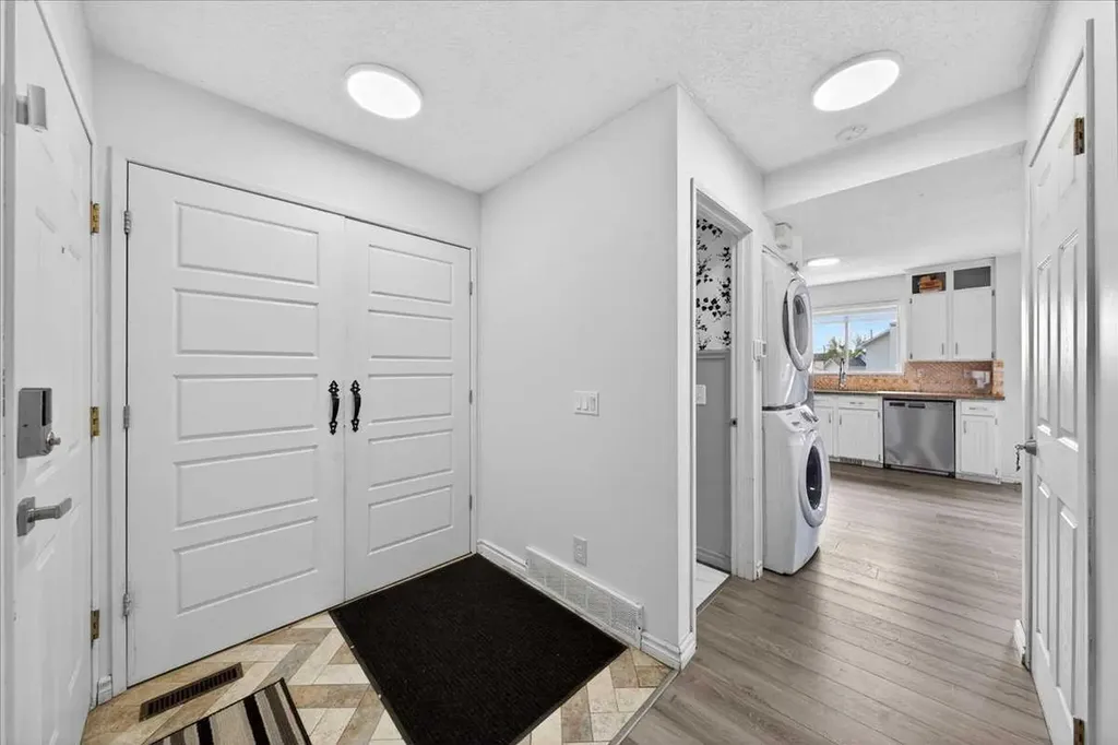 6979 Laguna Way NE Calgary AB T1Y 6W5