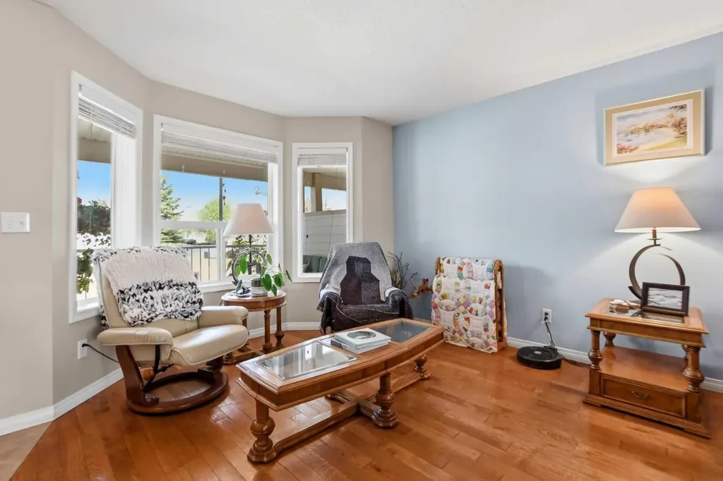 33 Donlevy Avenue Red Deer AB T4R 3B6