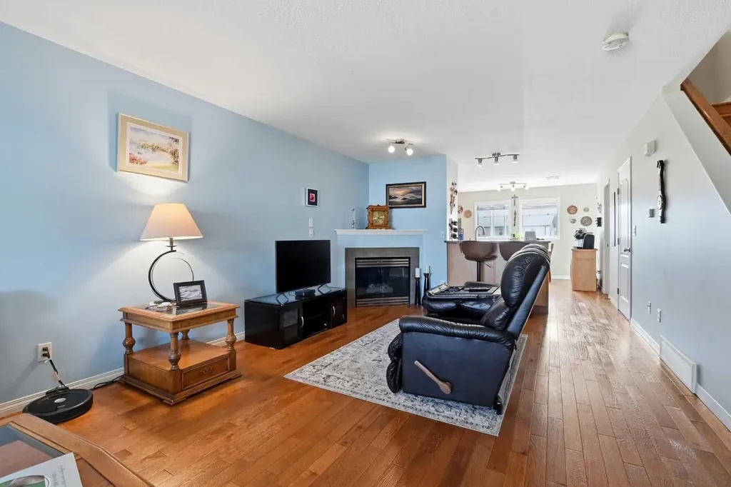 33 Donlevy Avenue Red Deer AB T4R 3B6
