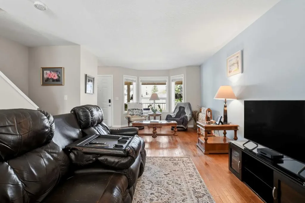 33 Donlevy Avenue Red Deer AB T4R 3B6