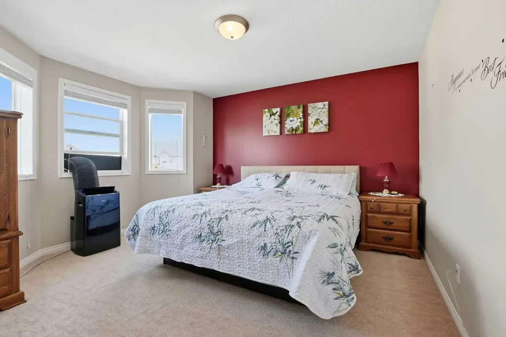33 Donlevy Avenue Red Deer AB T4R 3B6