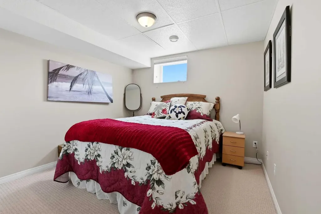 33 Donlevy Avenue Red Deer AB T4R 3B6