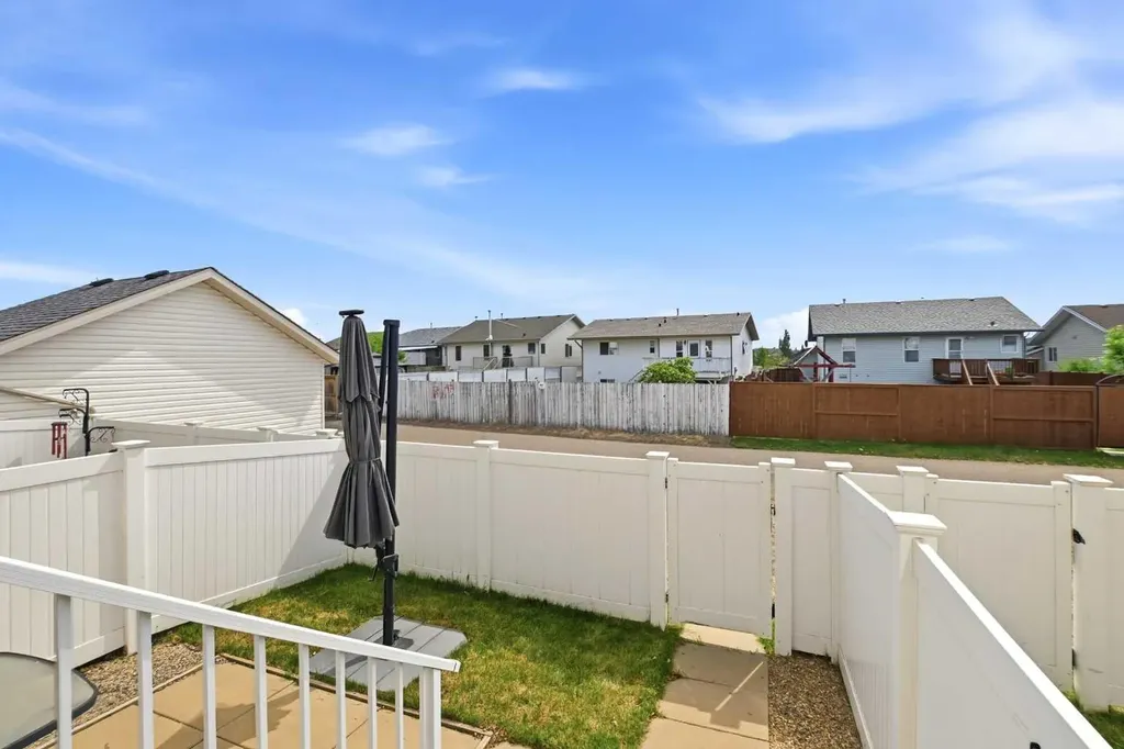 33 Donlevy Avenue Red Deer AB T4R 3B6