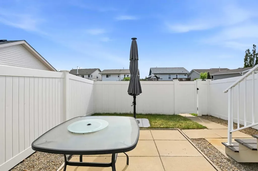 33 Donlevy Avenue Red Deer AB T4R 3B6