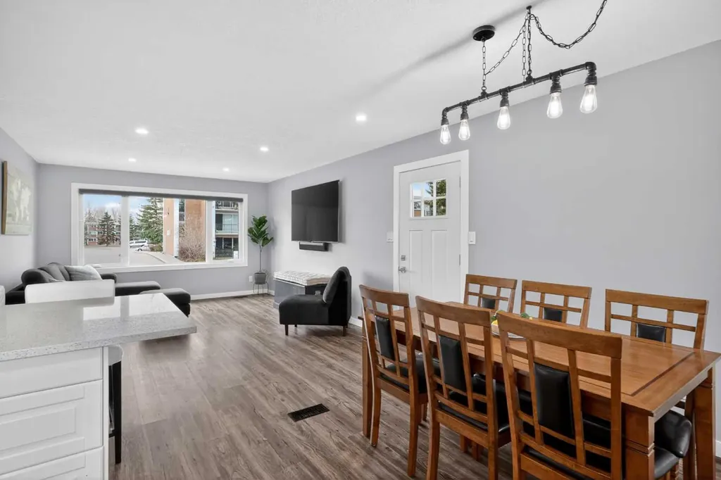 252 Allan Crescent SE Calgary AB T2J 0T4