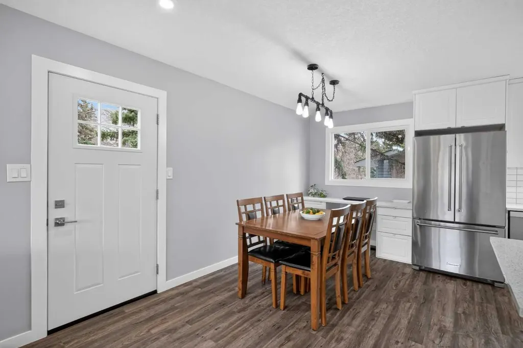 252 Allan Crescent SE Calgary AB T2J 0T4