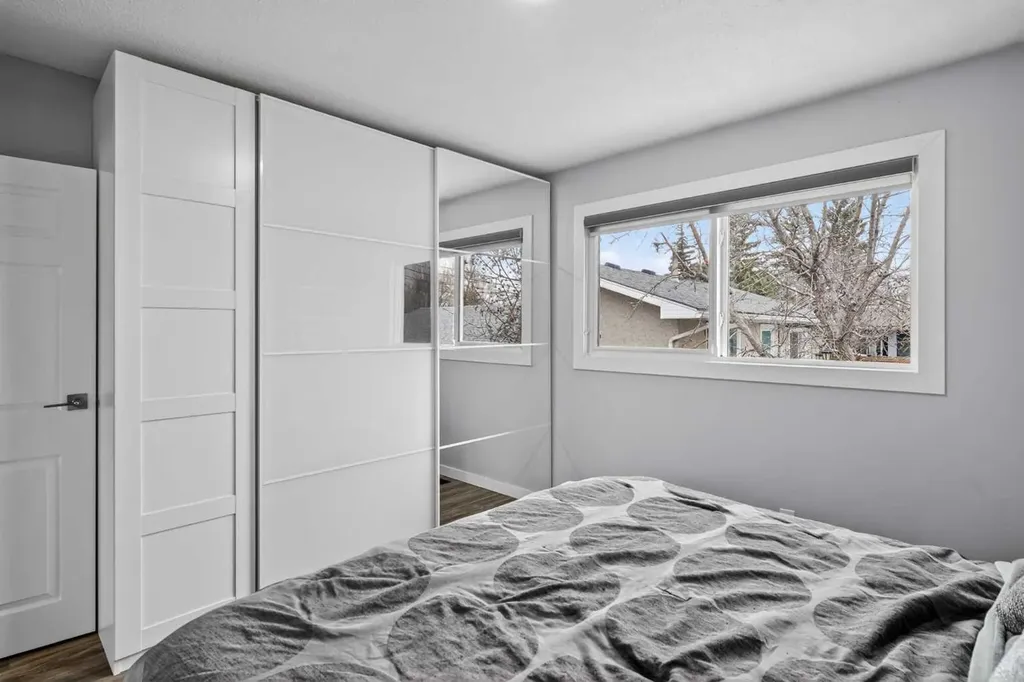 252 Allan Crescent SE Calgary AB T2J 0T4