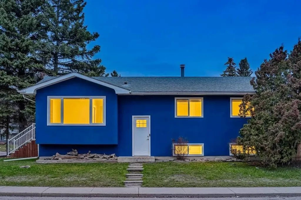 252 Allan Crescent SE Calgary AB T2J 0T4