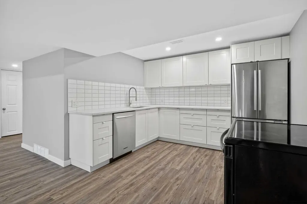 252 Allan Crescent SE Calgary AB T2J 0T4