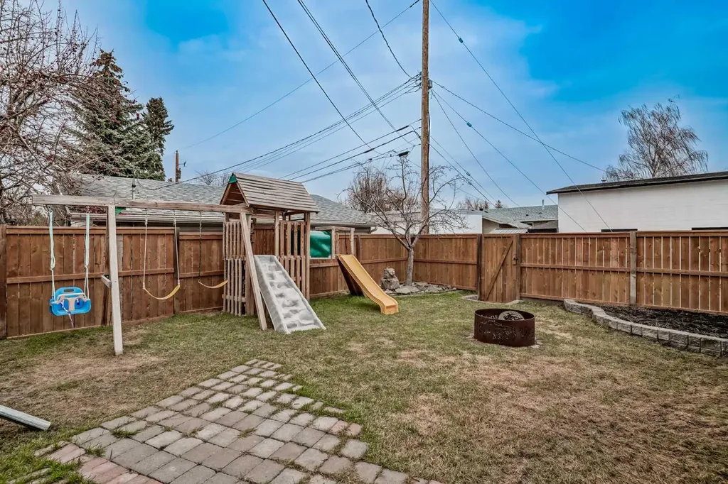 252 Allan Crescent SE Calgary AB T2J 0T4