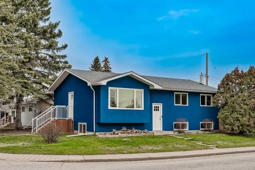 252 Allan Crescent SE Calgary AB T2J 0T4