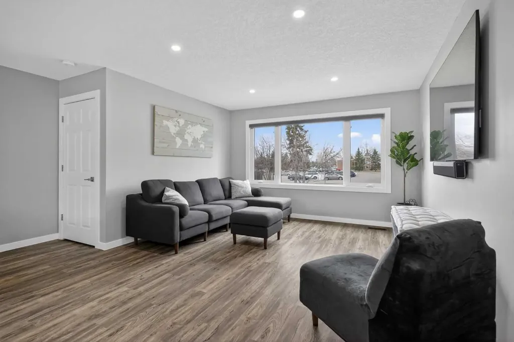 252 Allan Crescent SE Calgary AB T2J 0T4