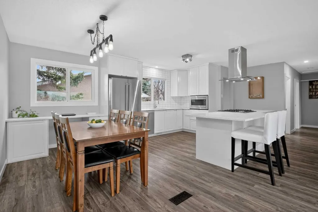 252 Allan Crescent SE Calgary AB T2J 0T4