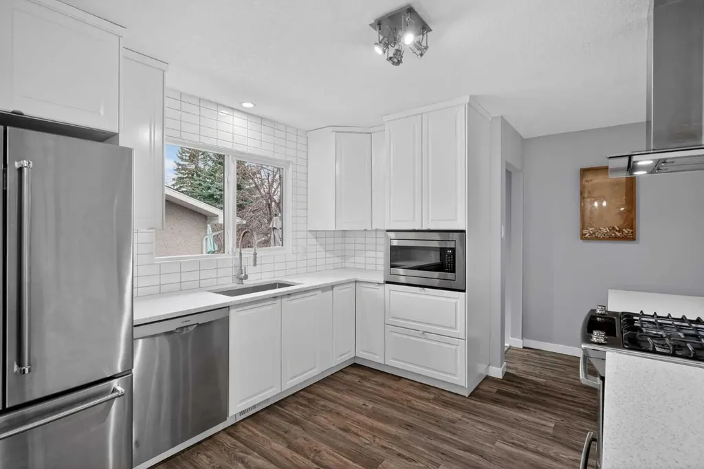 252 Allan Crescent SE Calgary AB T2J 0T4