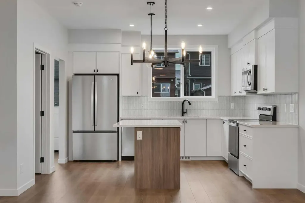50 Creekview Gardens SW Calgary AB T2X 4Y1
