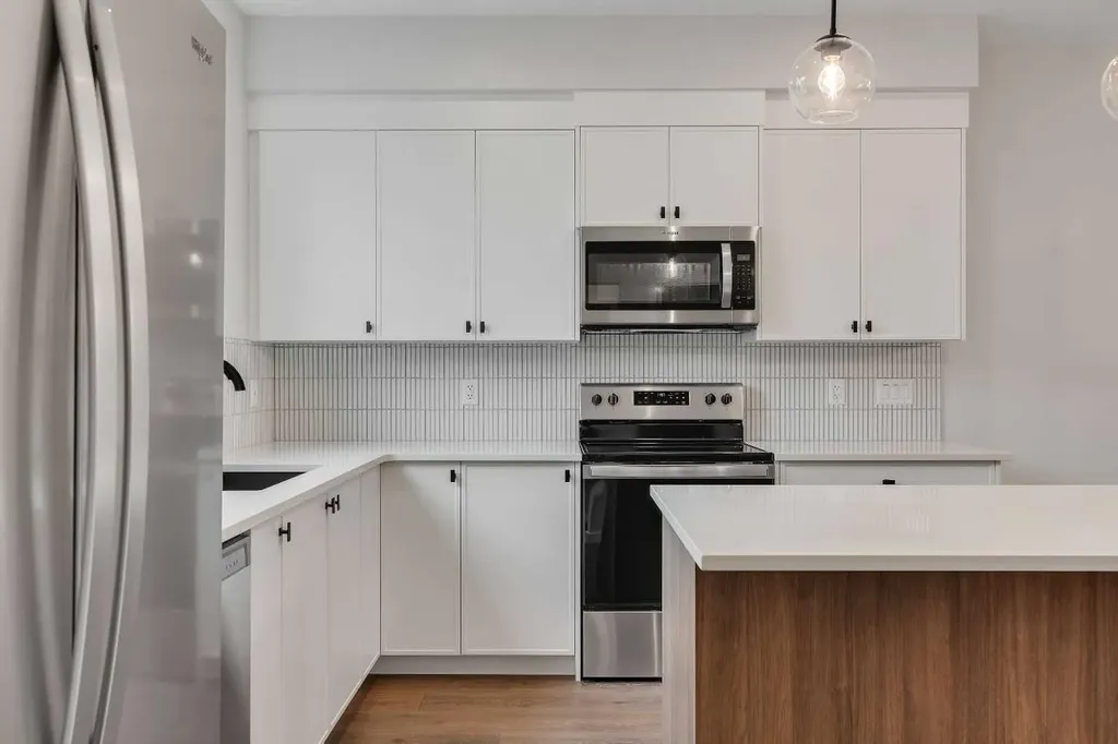 50 Creekview Gardens SW Calgary AB T2X 4Y1
