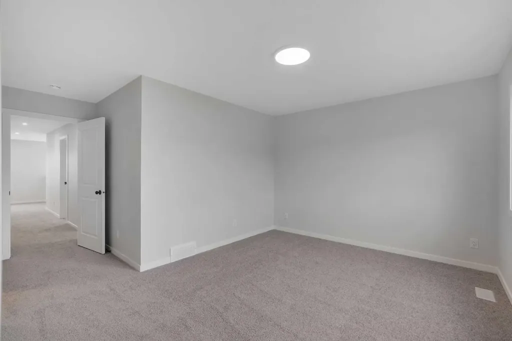 50 Creekview Gardens SW Calgary AB T2X 4Y1