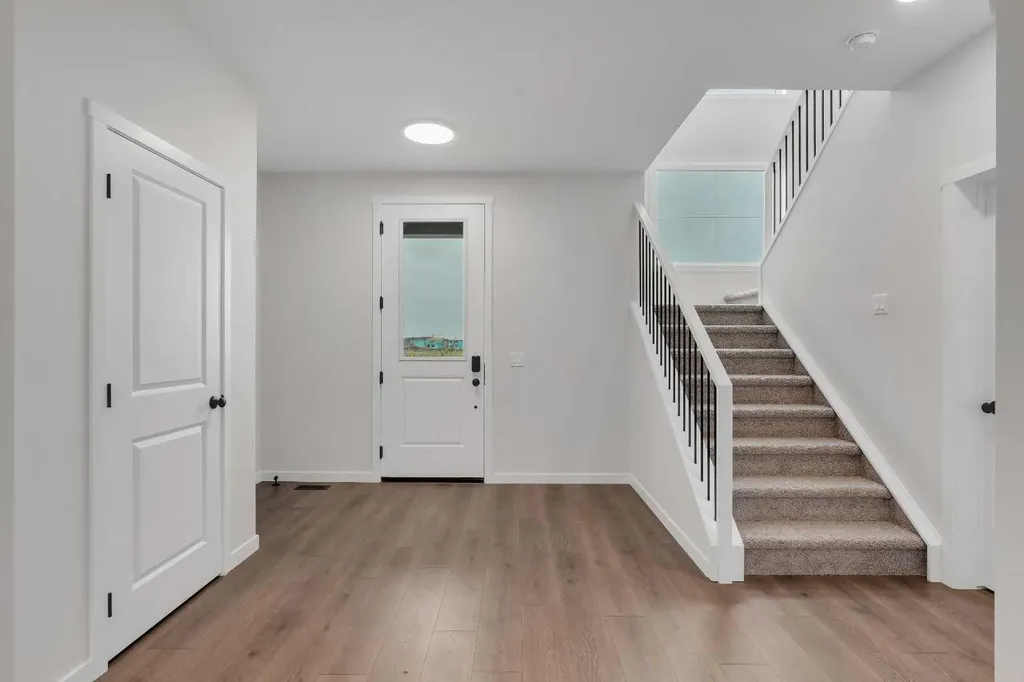 50 Creekview Gardens SW Calgary AB T2X 4Y1