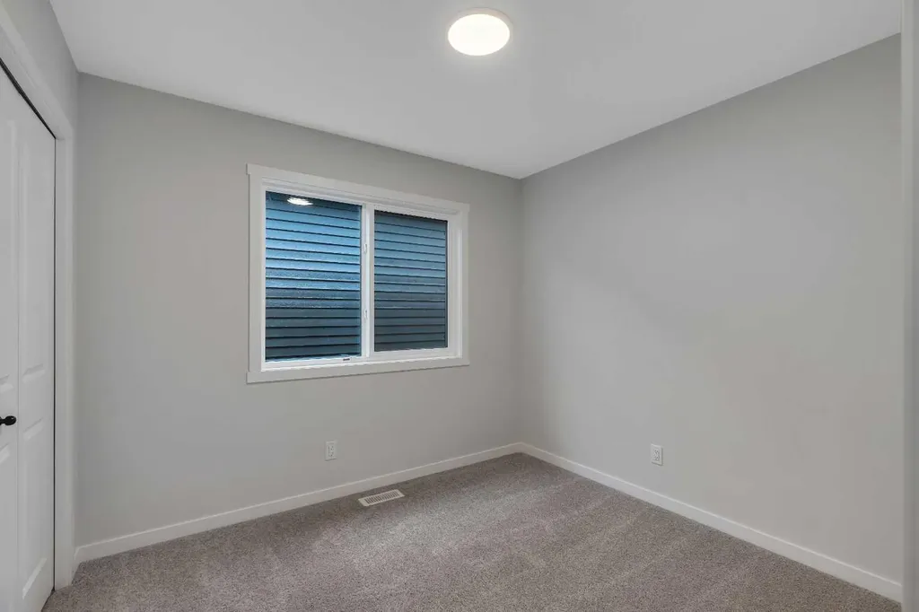 50 Creekview Gardens SW Calgary AB T2X 4Y1