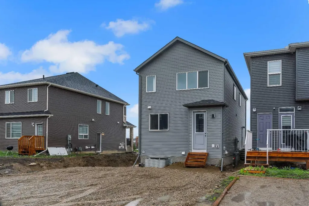 50 Creekview Gardens SW Calgary AB T2X 4Y1
