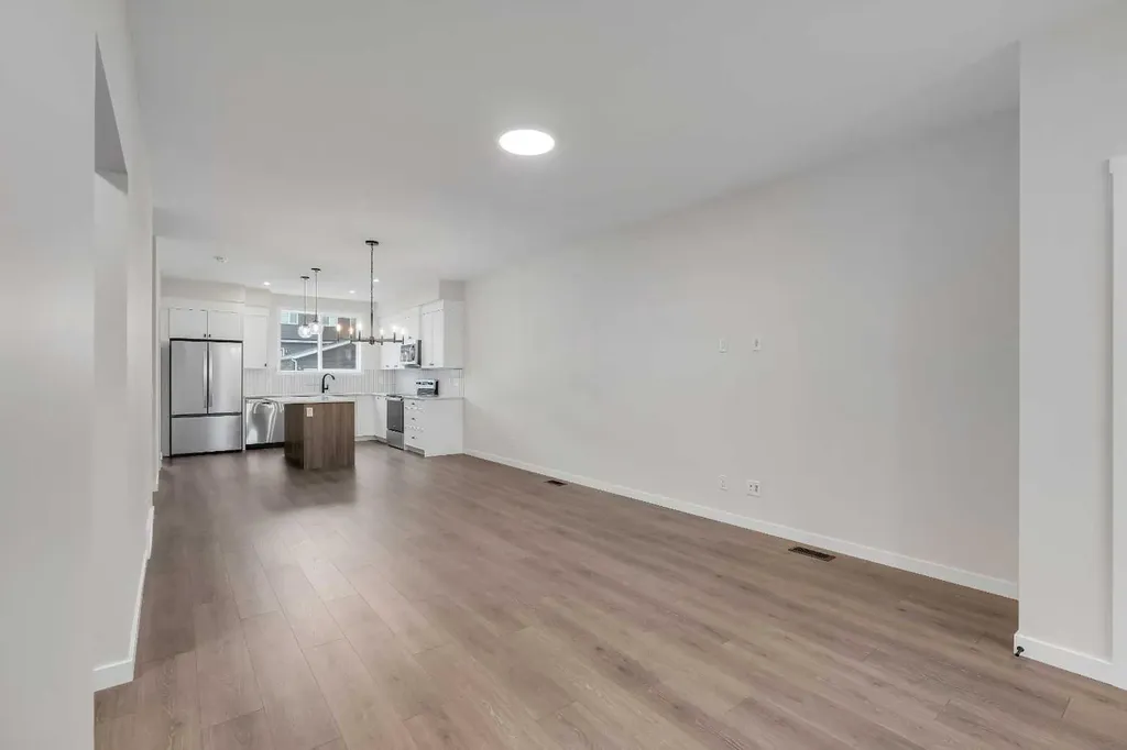 50 Creekview Gardens SW Calgary AB T2X 4Y1