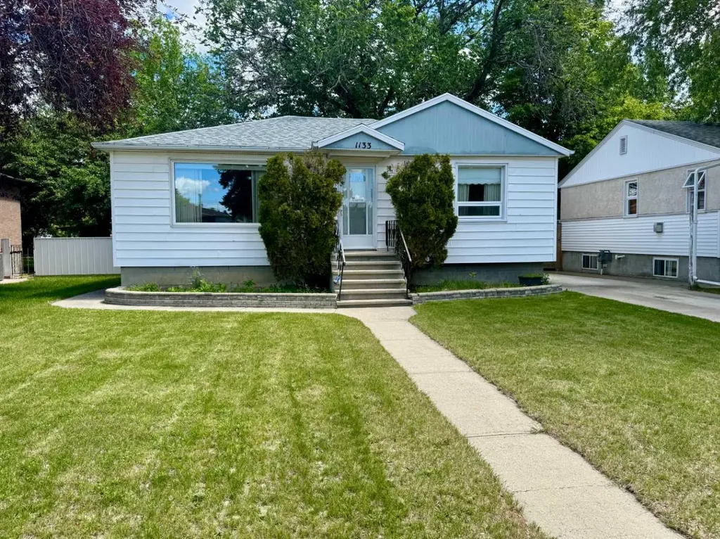 Lethbridge AB, 1133 20 Street S