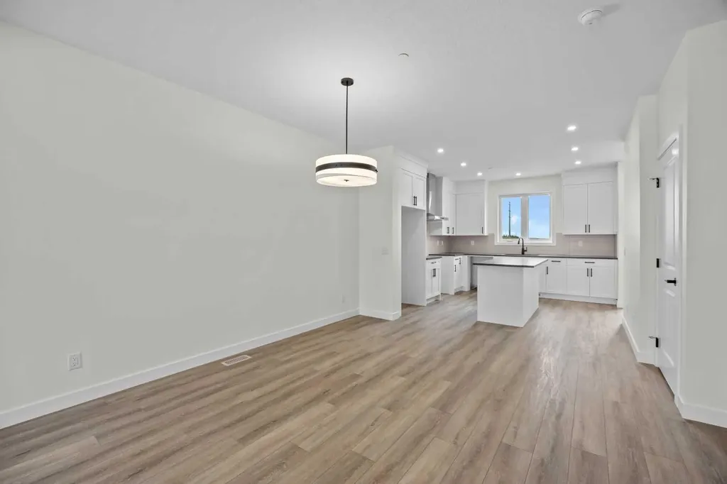 41 Hotchkiss Gardens SE Calgary AB T3S 0T6