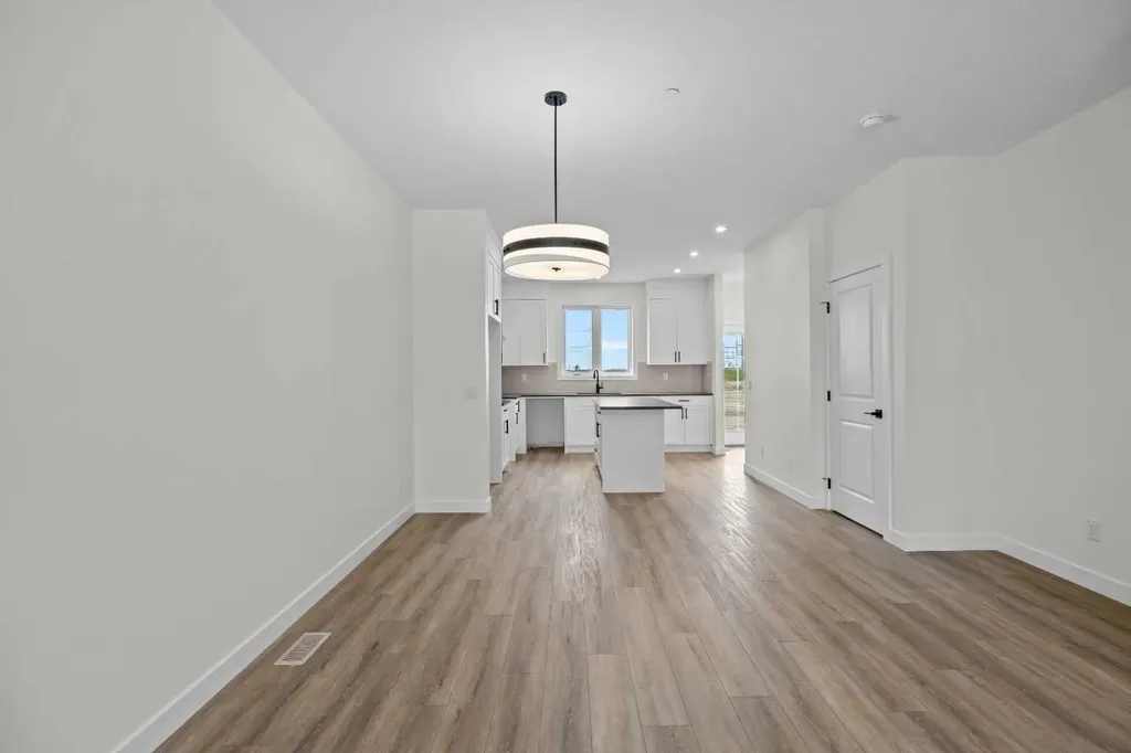 41 Hotchkiss Gardens SE Calgary AB T3S 0T6