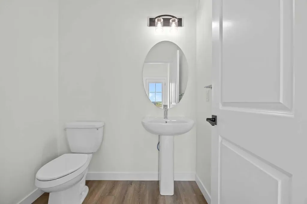 41 Hotchkiss Gardens SE Calgary AB T3S 0T6