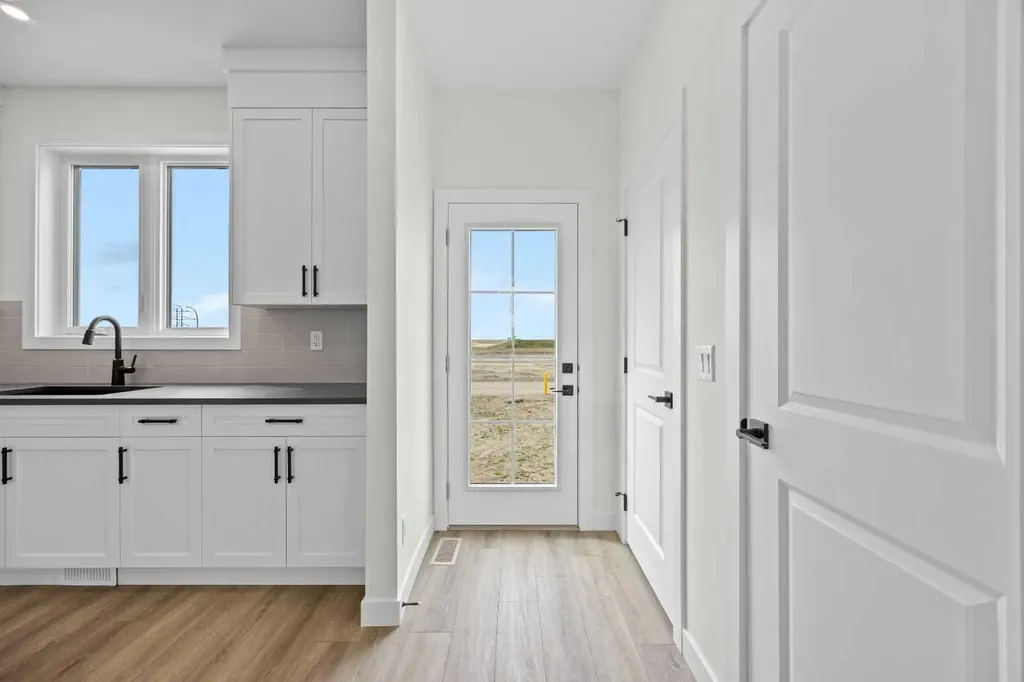41 Hotchkiss Gardens SE Calgary AB T3S 0T6