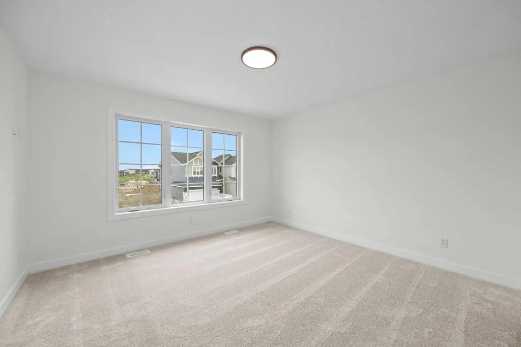 41 Hotchkiss Gardens SE Calgary AB T3S 0T6