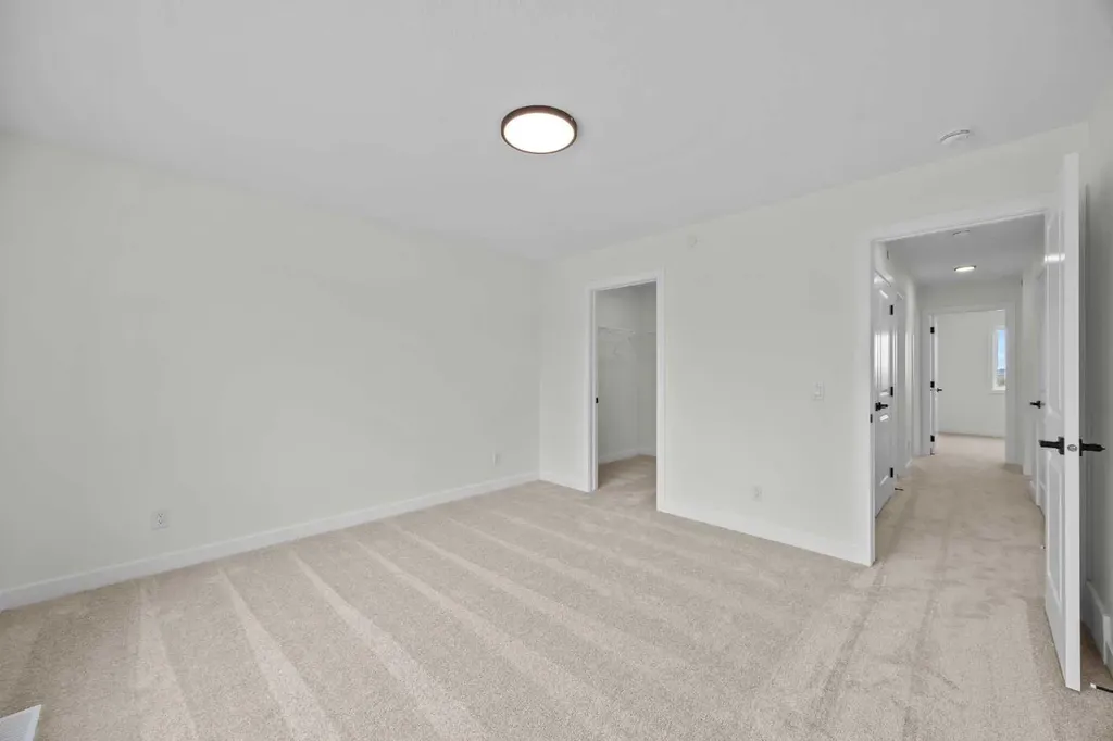 41 Hotchkiss Gardens SE Calgary AB T3S 0T6