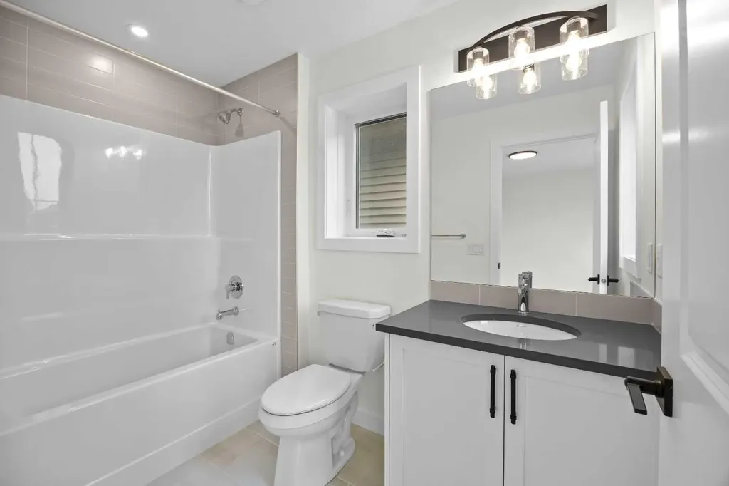 41 Hotchkiss Gardens SE Calgary AB T3S 0T6