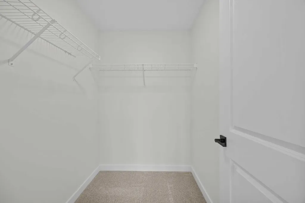 41 Hotchkiss Gardens SE Calgary AB T3S 0T6