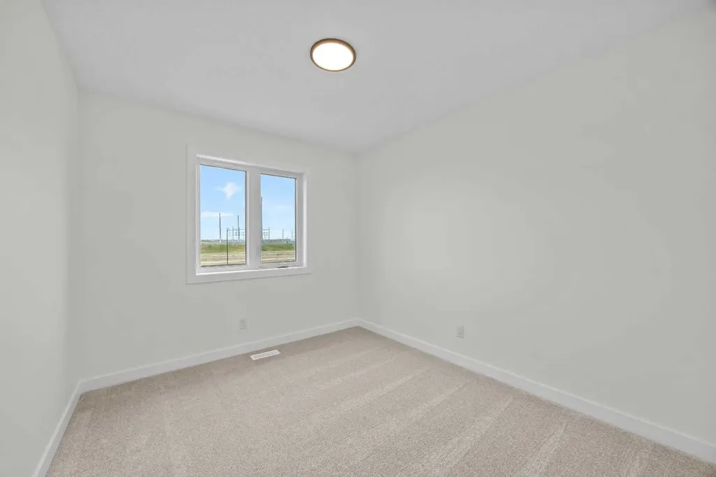 41 Hotchkiss Gardens SE Calgary AB T3S 0T6